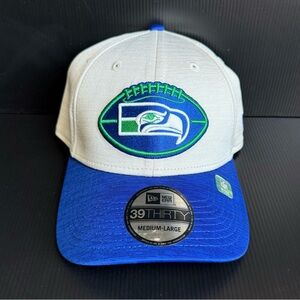 Mens New Era Beige/Blue Seattle Seahawks NFL Throwback 39Thirty Flex Fit Hat M/L